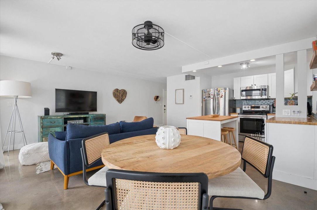 04-Carbonara-524 Orton Ave #201-4