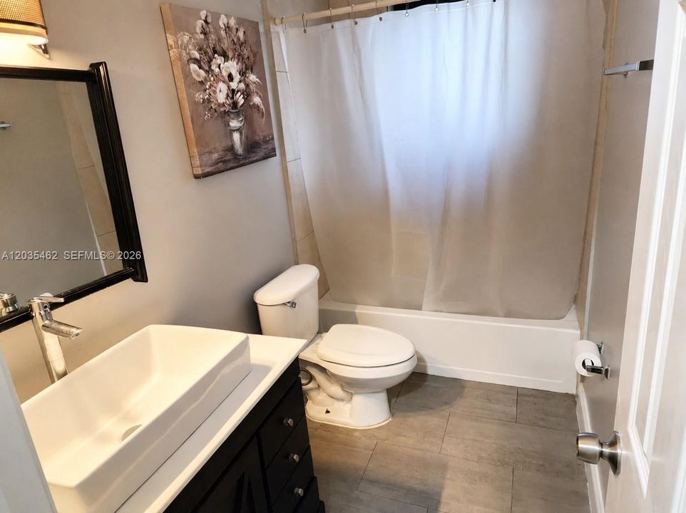 For Sale: $154,900 (2 beds, 1 baths, 862 Square Feet)