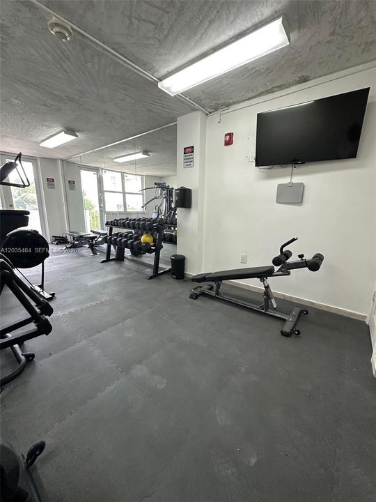 For Rent: $2,900 (1 beds, 1 baths, 845 Square Feet)