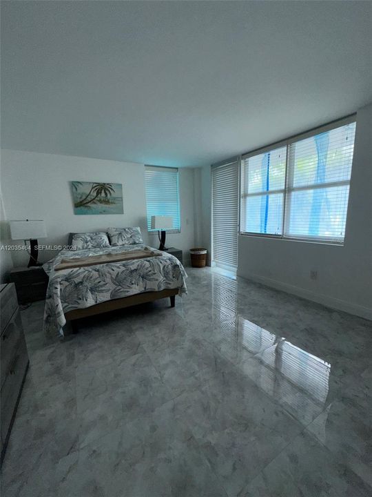 For Rent: $2,900 (1 beds, 1 baths, 845 Square Feet)