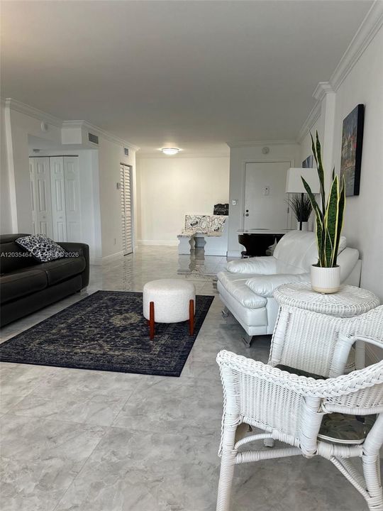 For Rent: $2,900 (1 beds, 1 baths, 845 Square Feet)