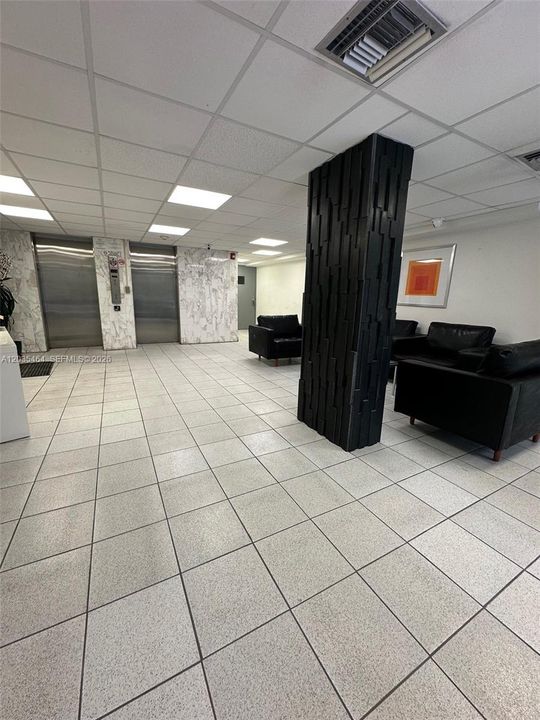 For Rent: $2,900 (1 beds, 1 baths, 845 Square Feet)
