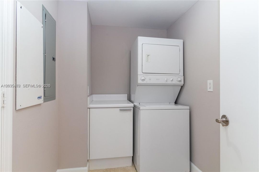 For Rent: $3,300 (2 beds, 2 baths, 1758 Square Feet)