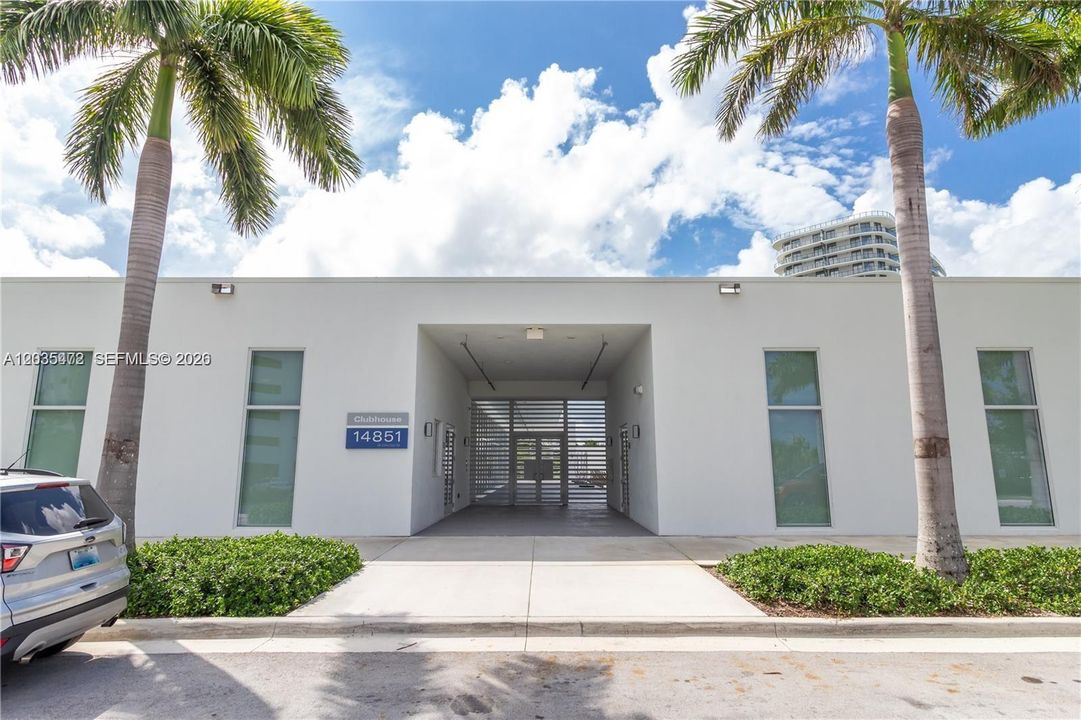 For Rent: $3,300 (2 beds, 2 baths, 1758 Square Feet)