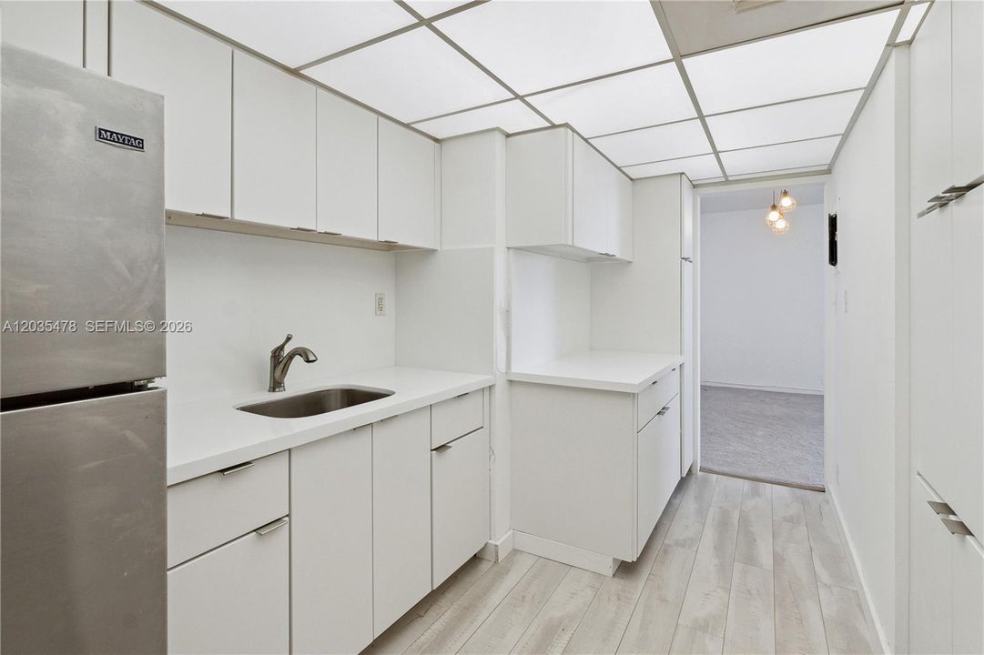 For Rent: $2,350 (0 beds, 1 baths, 746 Square Feet)