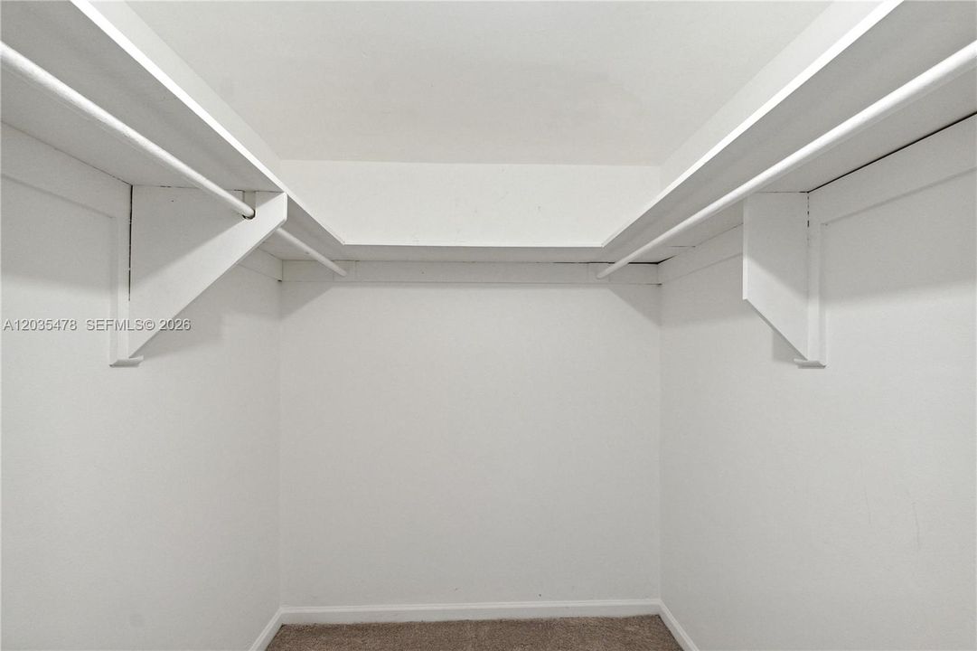 For Rent: $2,350 (0 beds, 1 baths, 746 Square Feet)