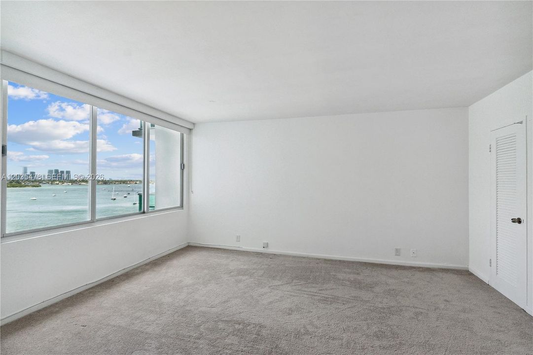 For Rent: $2,350 (0 beds, 1 baths, 746 Square Feet)
