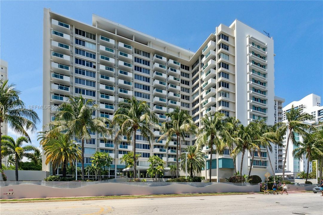 For Rent: $2,350 (0 beds, 1 baths, 746 Square Feet)