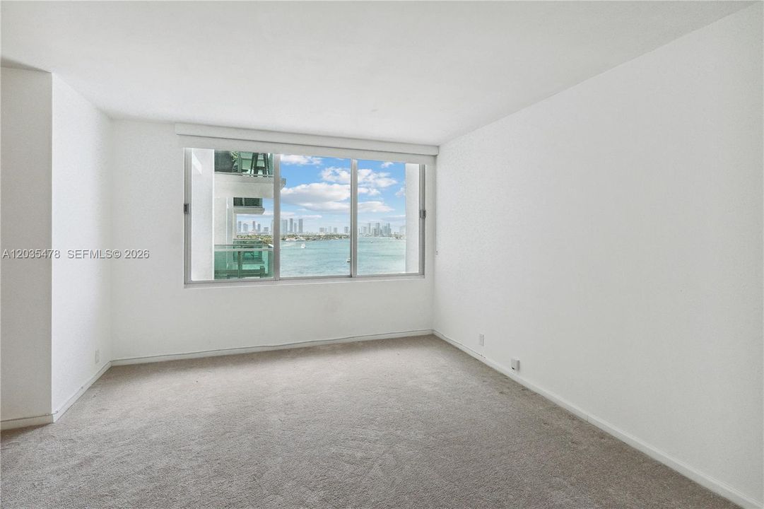 For Rent: $2,350 (0 beds, 1 baths, 746 Square Feet)