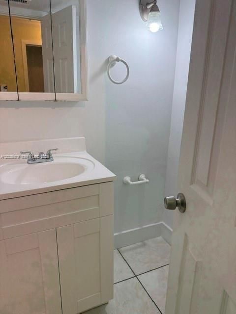For Sale: $199,000 (1 beds, 1 baths, 898 Square Feet)