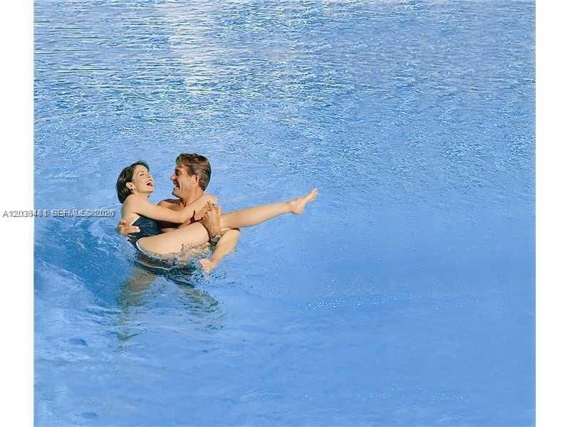 En Venta: $799,000 (2 camas, 2 baños, 1377 Pies cuadrados)