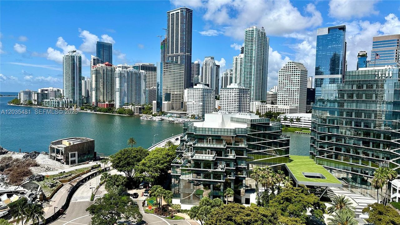 En Venta: $799,000 (2 camas, 2 baños, 1377 Pies cuadrados)