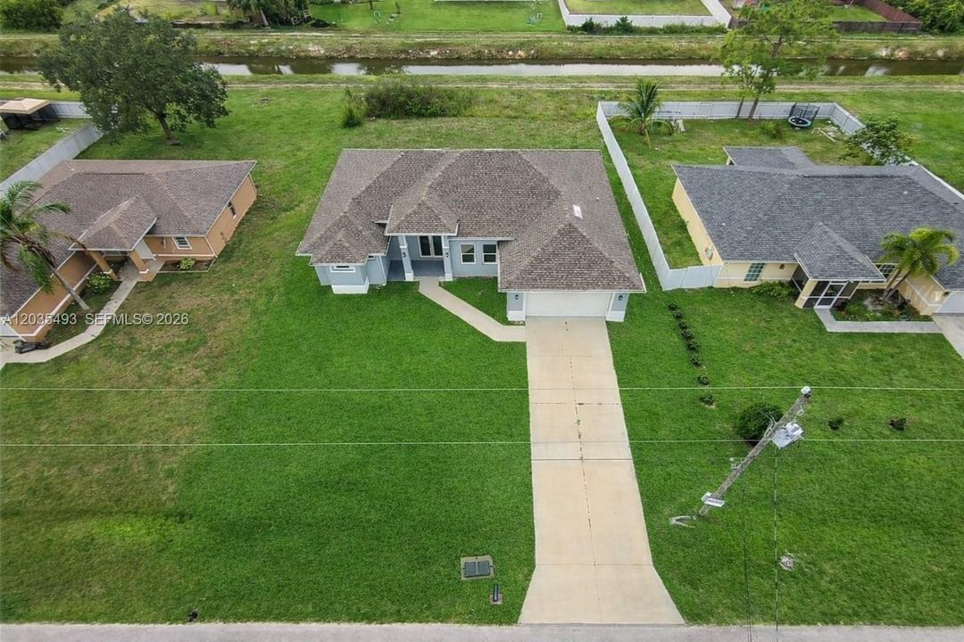 For Rent: $2,395 (3 beds, 3 baths, 1802 Square Feet)