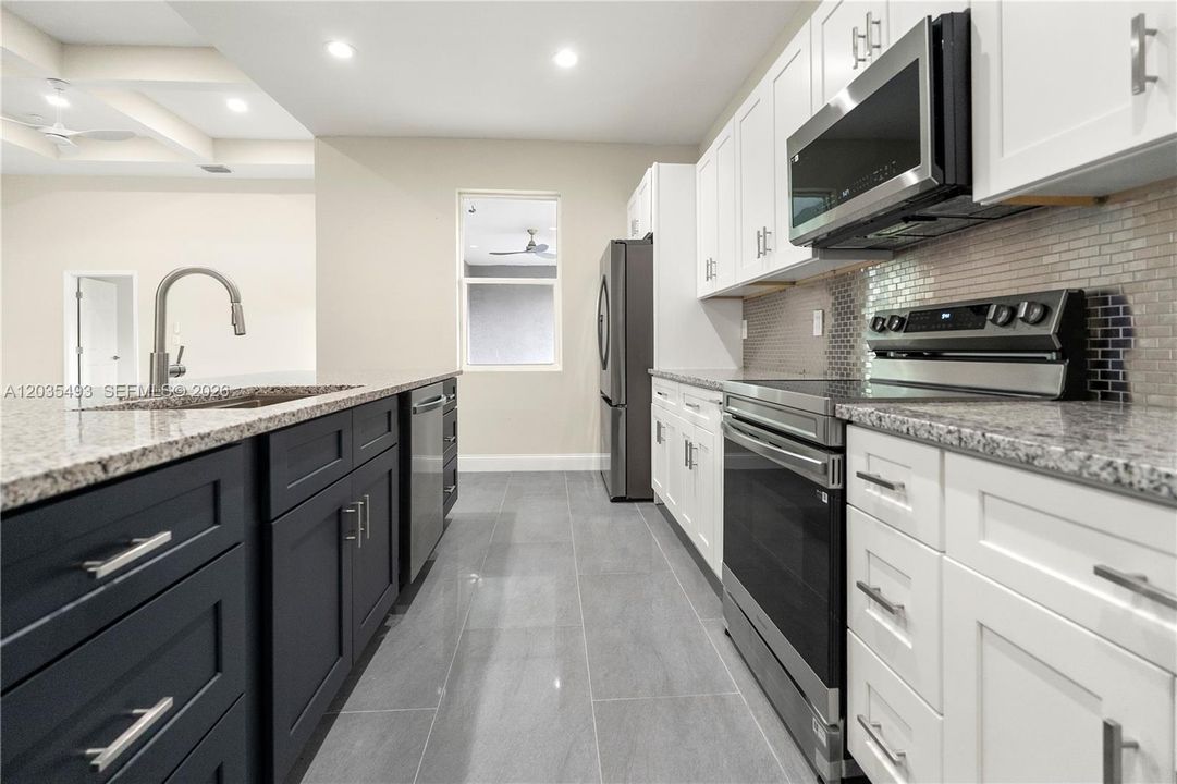 For Rent: $2,395 (3 beds, 3 baths, 1802 Square Feet)