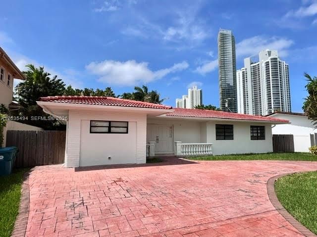 На продажу: $1,950,000 (4 спален, 3 ванн, 1784 Квадратных фут)