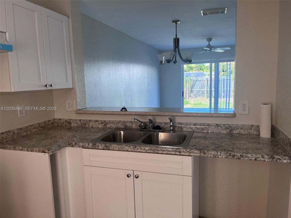 For Rent: $2,500 (3 beds, 2 baths, 1458 Square Feet)