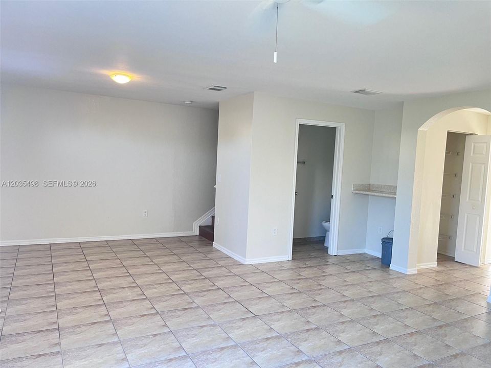 For Rent: $2,500 (3 beds, 2 baths, 1458 Square Feet)