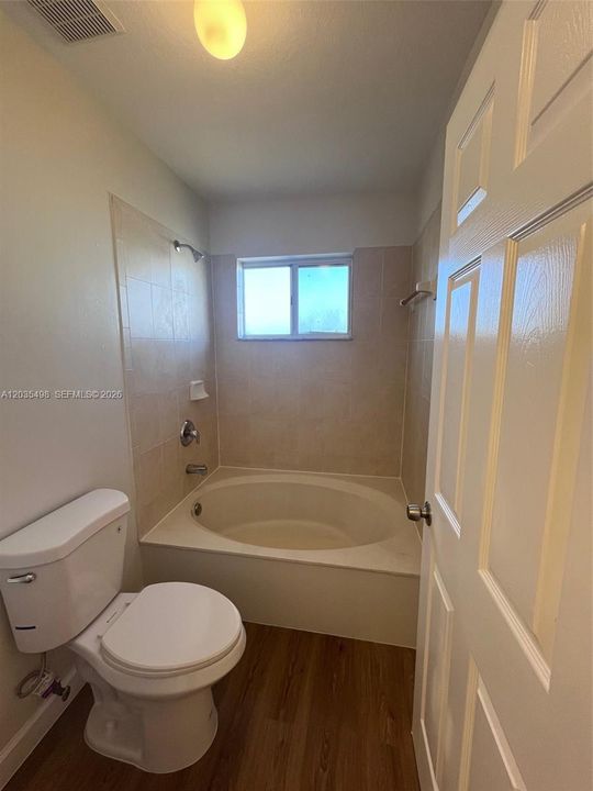 For Rent: $2,500 (3 beds, 2 baths, 1458 Square Feet)