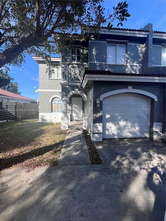 For Rent: $2,500 (3 beds, 2 baths, 1458 Square Feet)