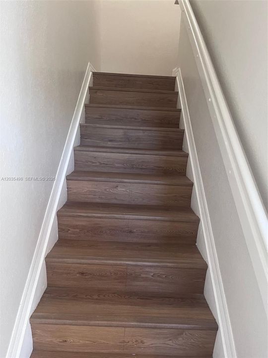 For Rent: $2,500 (3 beds, 2 baths, 1458 Square Feet)