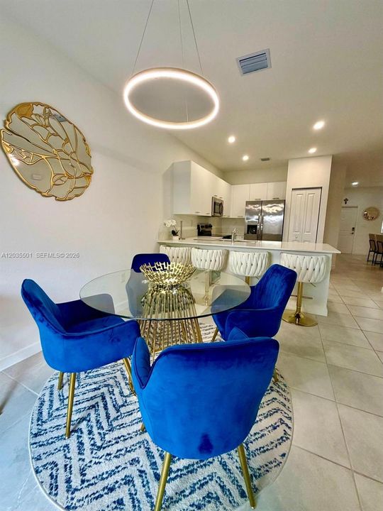 En Venta: $560,000 (3 camas, 2 baños, 1695 Pies cuadrados)