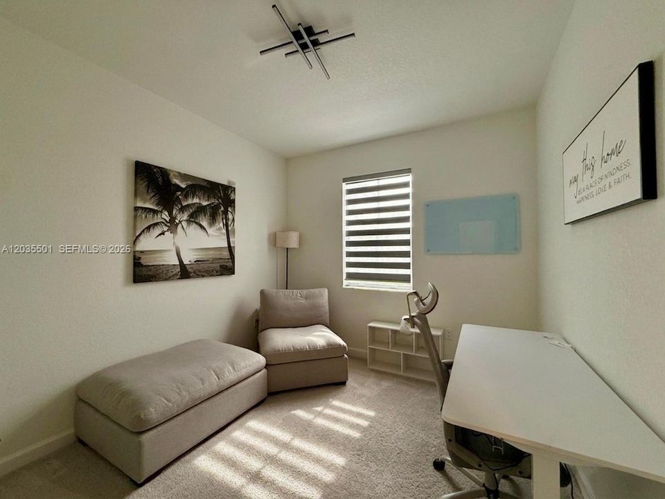 En Venta: $560,000 (3 camas, 2 baños, 1695 Pies cuadrados)