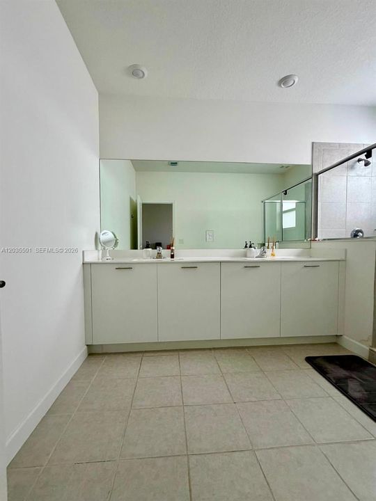 En Venta: $560,000 (3 camas, 2 baños, 1695 Pies cuadrados)