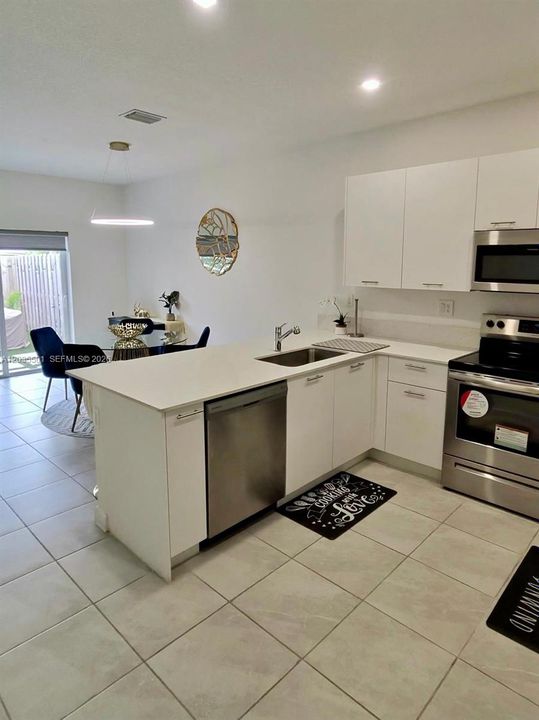 En Venta: $560,000 (3 camas, 2 baños, 1695 Pies cuadrados)