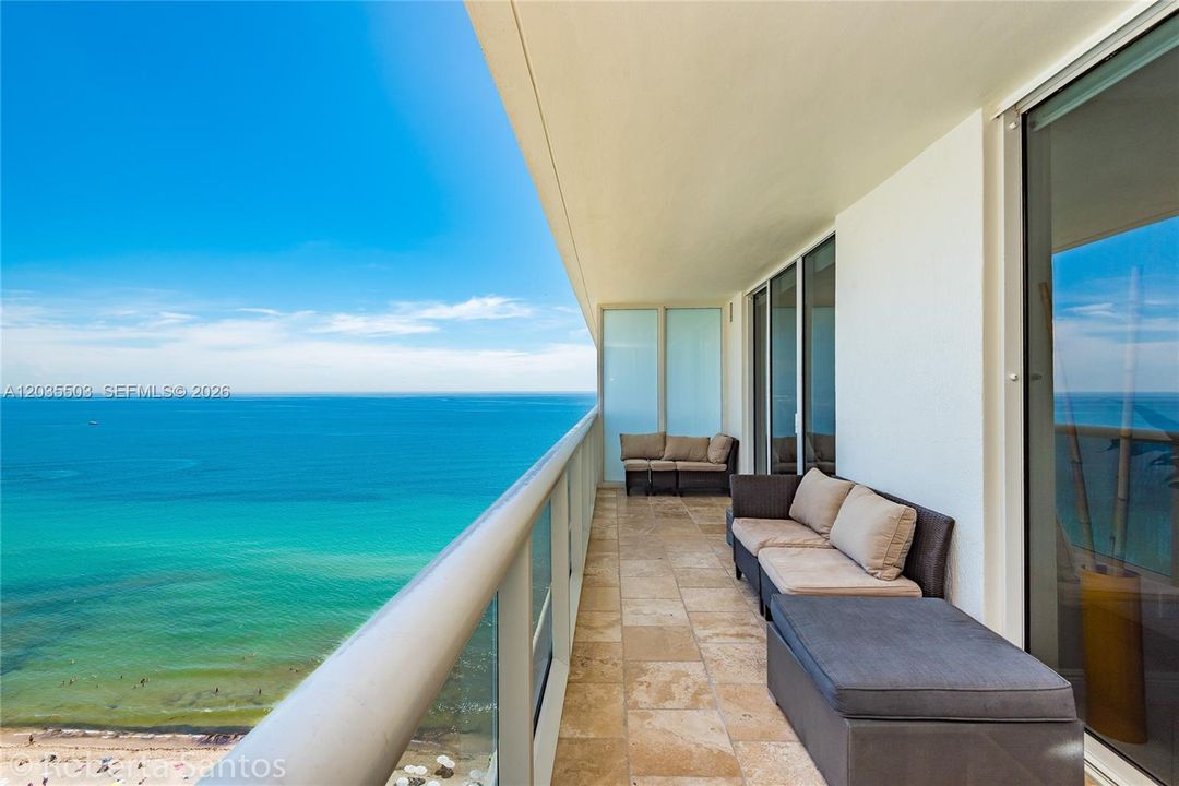 For Rent: $5,500 (2 beds, 2 baths, 1337 Square Feet)