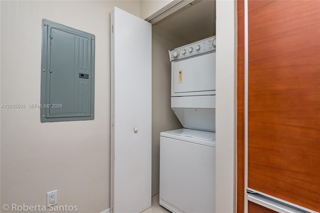 For Rent: $5,500 (2 beds, 2 baths, 1337 Square Feet)