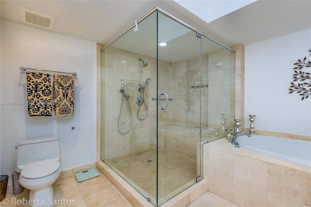 For Rent: $5,500 (2 beds, 2 baths, 1337 Square Feet)