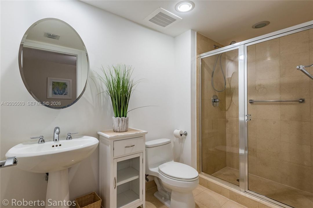 For Rent: $5,500 (2 beds, 2 baths, 1337 Square Feet)