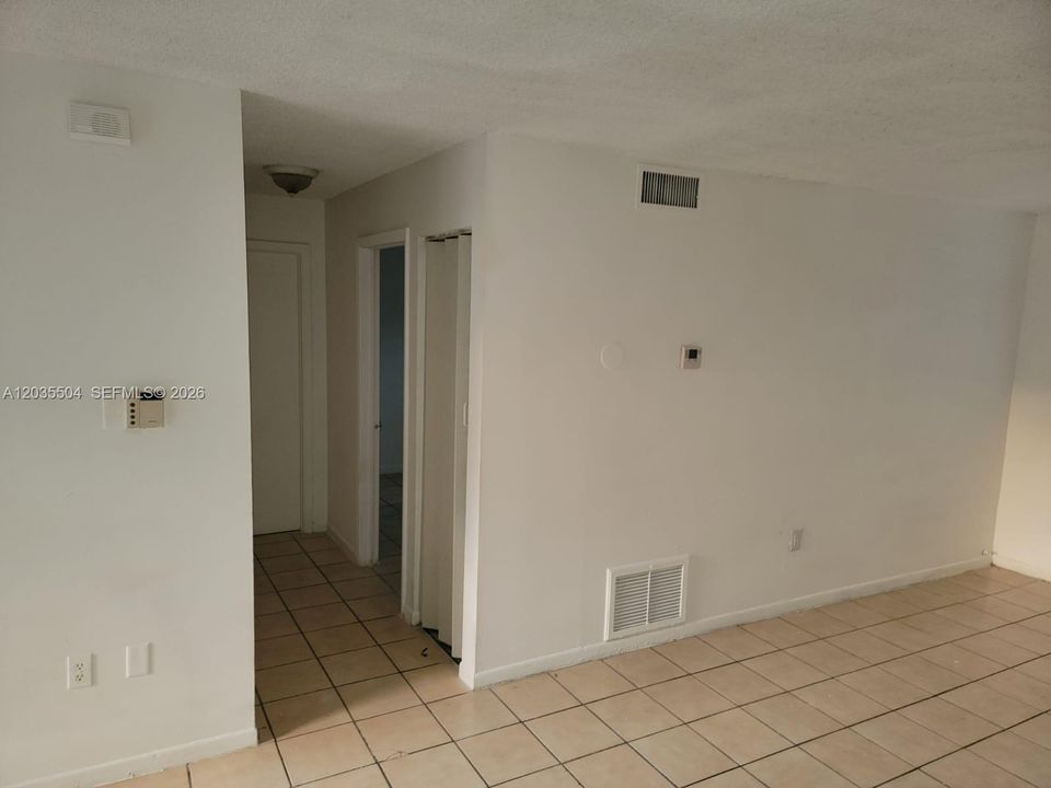 En Venta: $174,900 (1 camas, 1 baños, 664 Pies cuadrados)