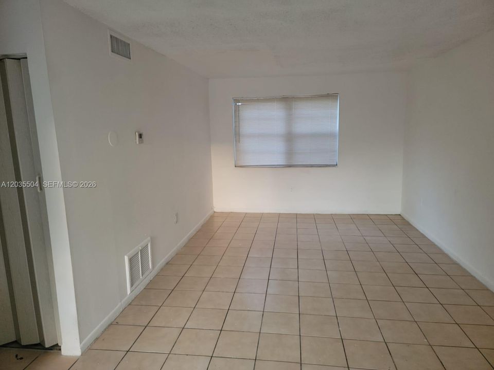 En Venta: $174,900 (1 camas, 1 baños, 664 Pies cuadrados)