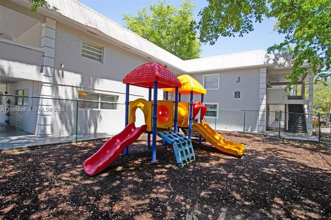 En Venta: $174,900 (1 camas, 1 baños, 664 Pies cuadrados)