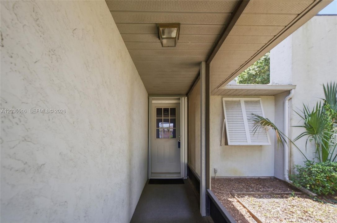 For Sale: $275,000 (2 beds, 2 baths, 1641 Square Feet)