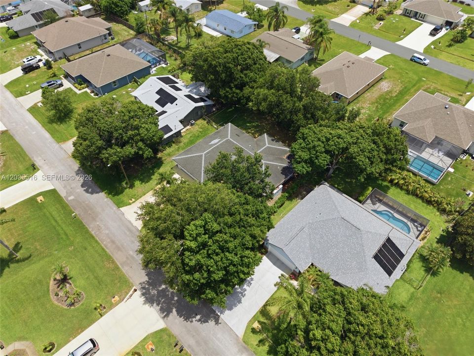 For Sale: $275,000 (2 beds, 2 baths, 1641 Square Feet)