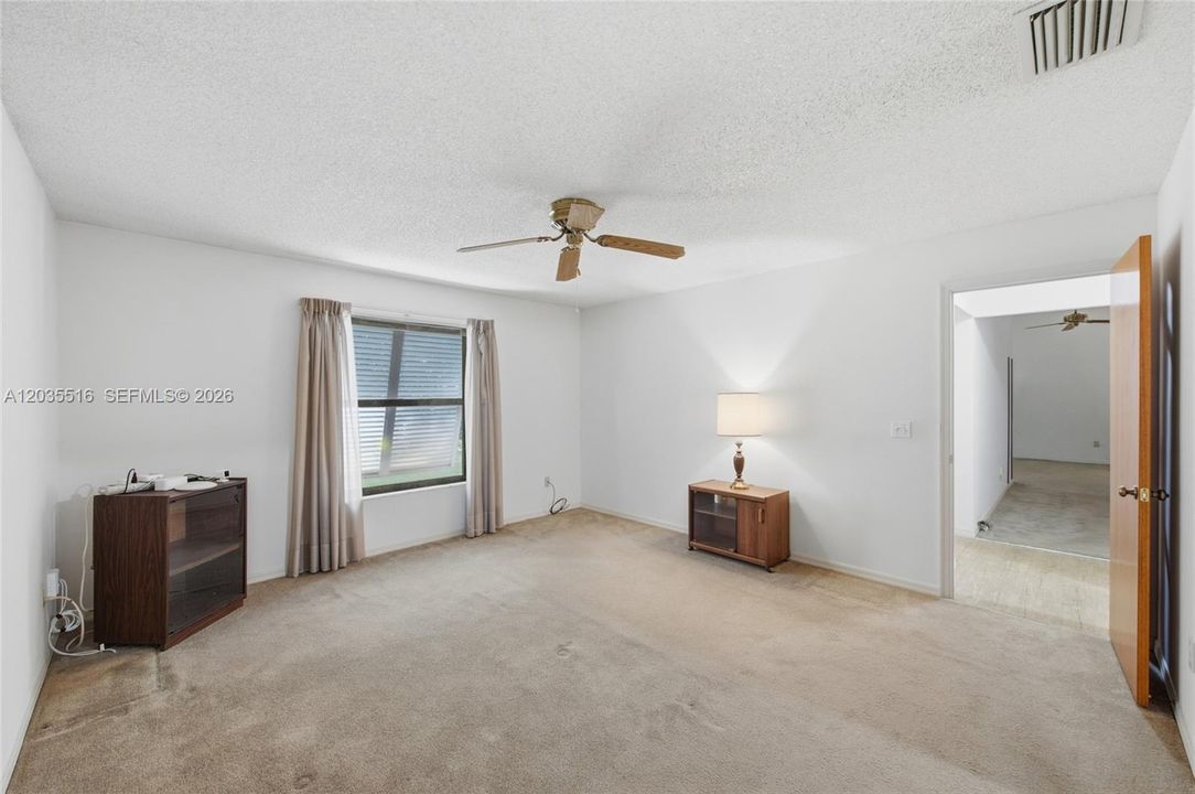 For Sale: $275,000 (2 beds, 2 baths, 1641 Square Feet)