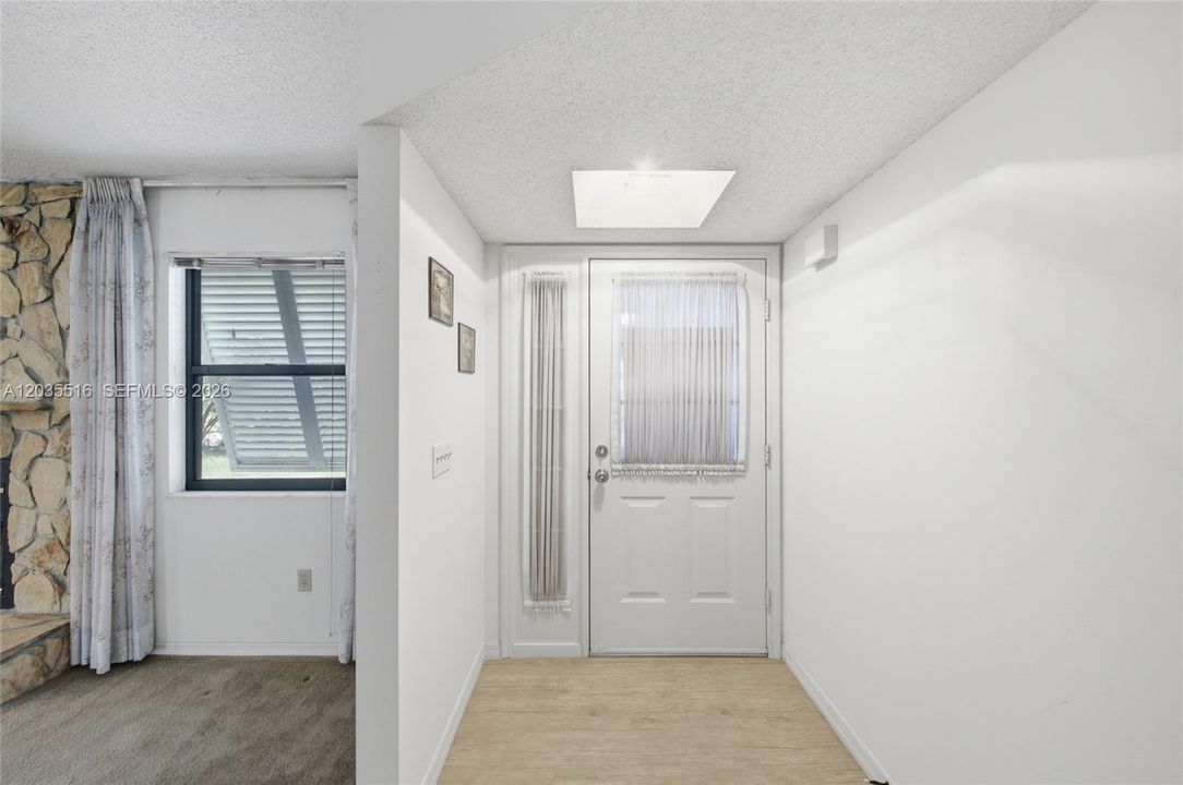 For Sale: $275,000 (2 beds, 2 baths, 1641 Square Feet)