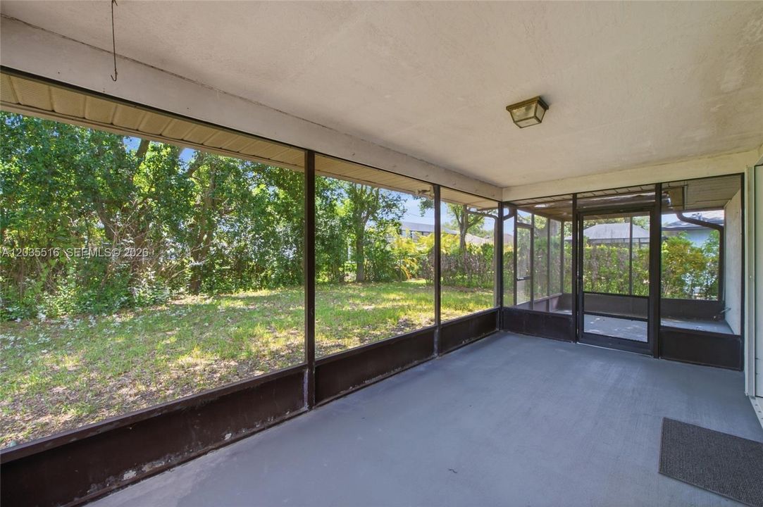 For Sale: $275,000 (2 beds, 2 baths, 1641 Square Feet)