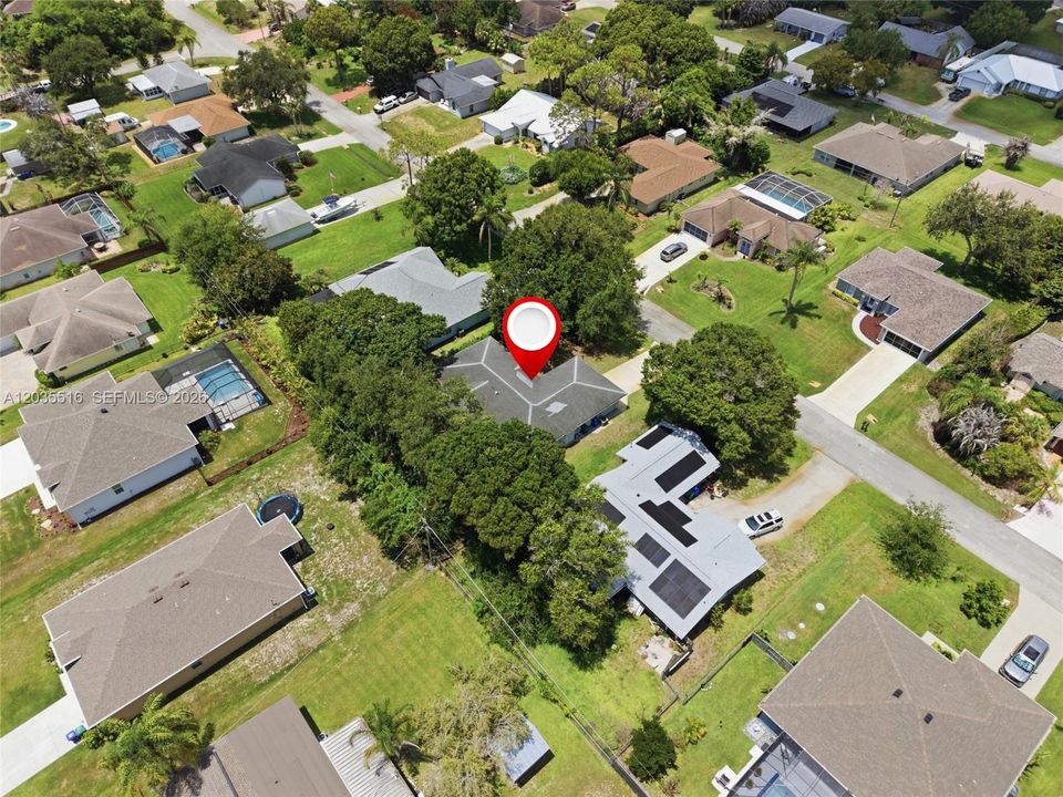 For Sale: $275,000 (2 beds, 2 baths, 1641 Square Feet)