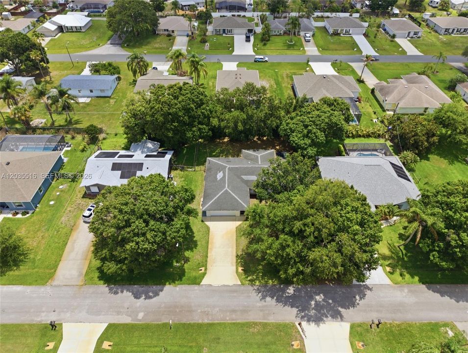 For Sale: $275,000 (2 beds, 2 baths, 1641 Square Feet)