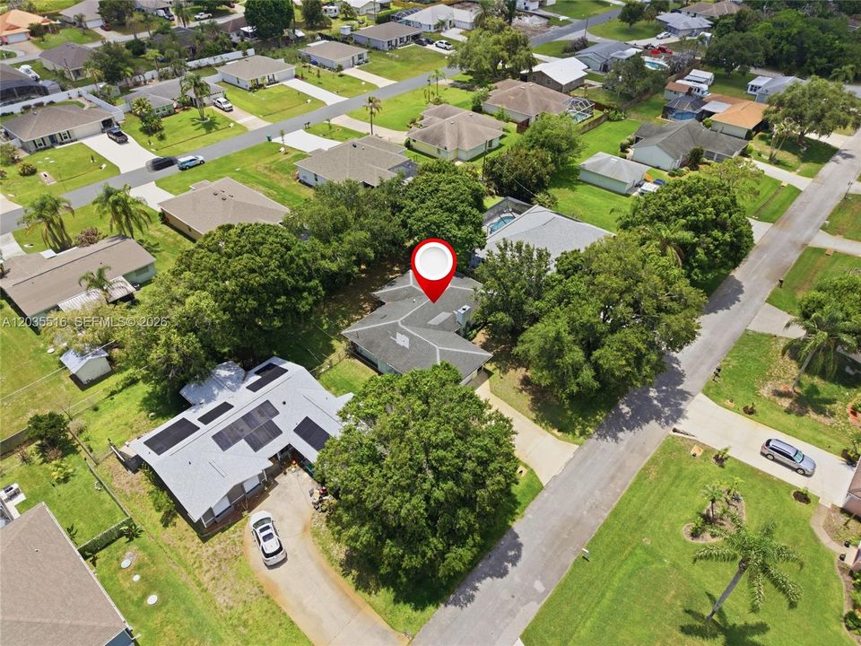 For Sale: $275,000 (2 beds, 2 baths, 1641 Square Feet)