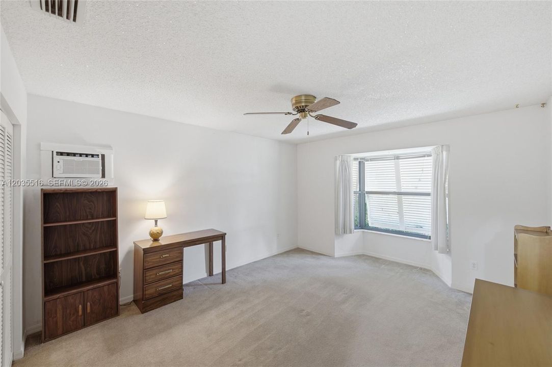 For Sale: $275,000 (2 beds, 2 baths, 1641 Square Feet)