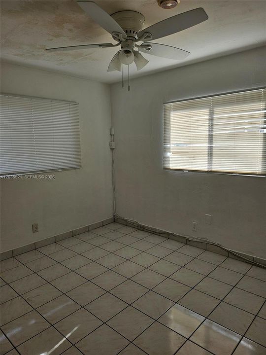 En Renta: $1,700 (2 camas, 2 baños, 3076 Pies cuadrados)