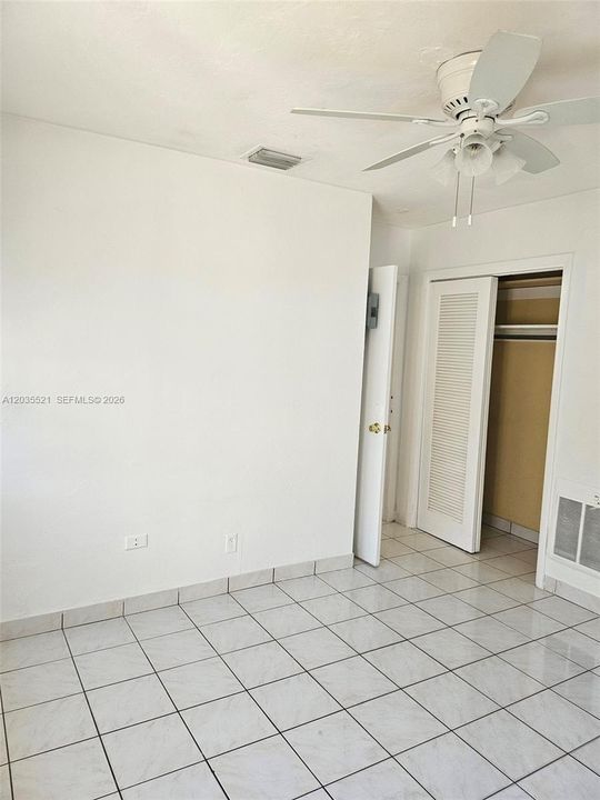 En Renta: $1,700 (2 camas, 2 baños, 3076 Pies cuadrados)