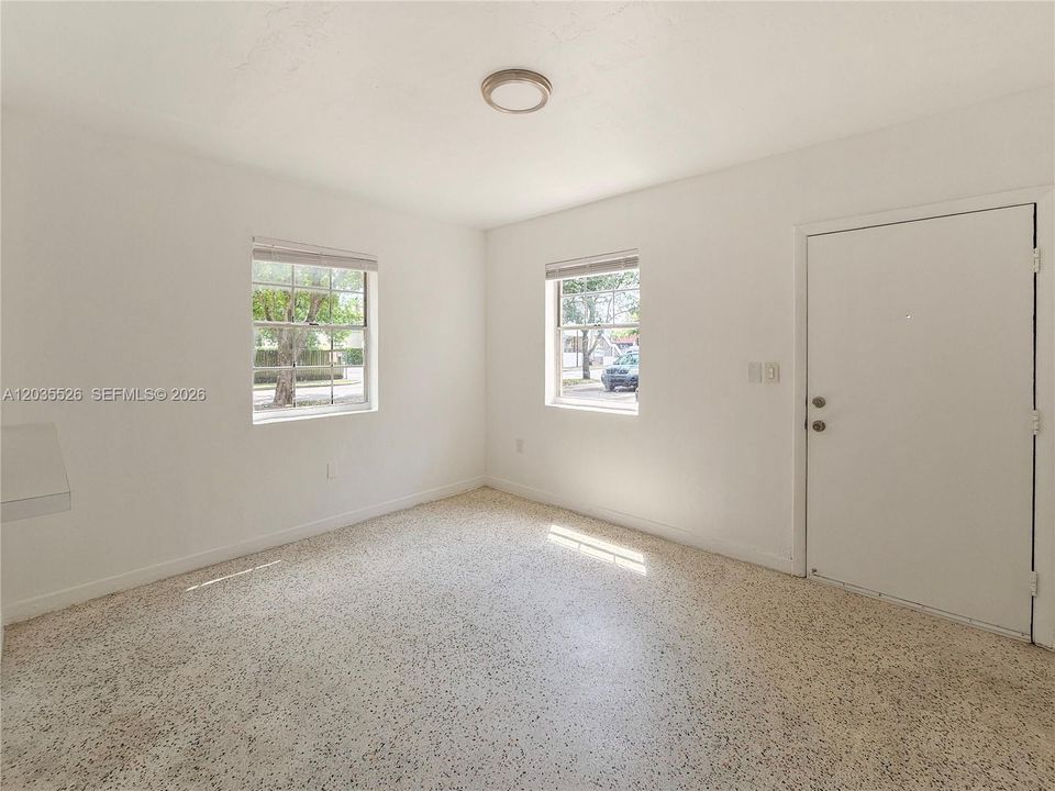 В аренду: $1,700 (1 спален, 1 ванн, 650 Квадратных фут)