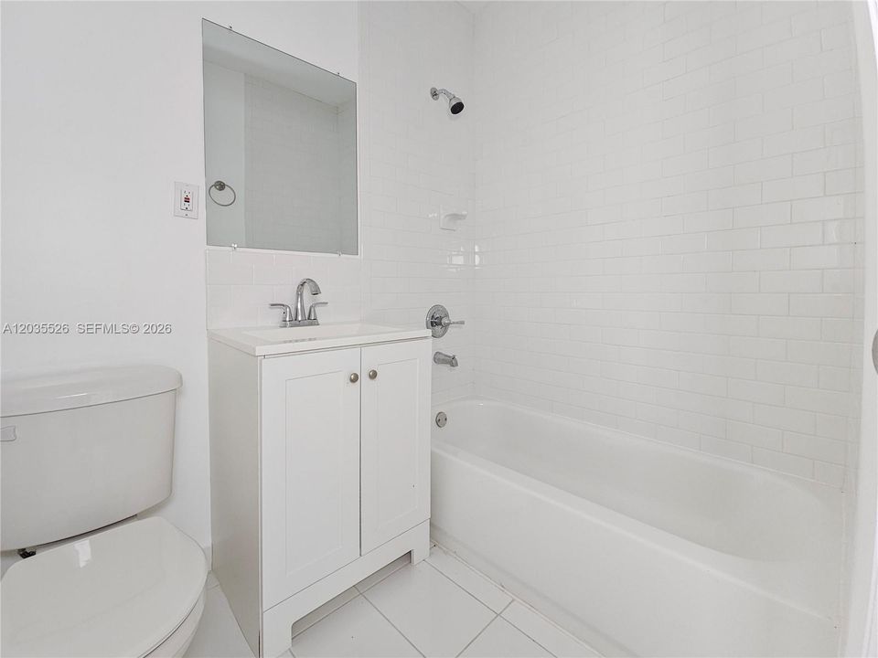 В аренду: $1,700 (1 спален, 1 ванн, 650 Квадратных фут)