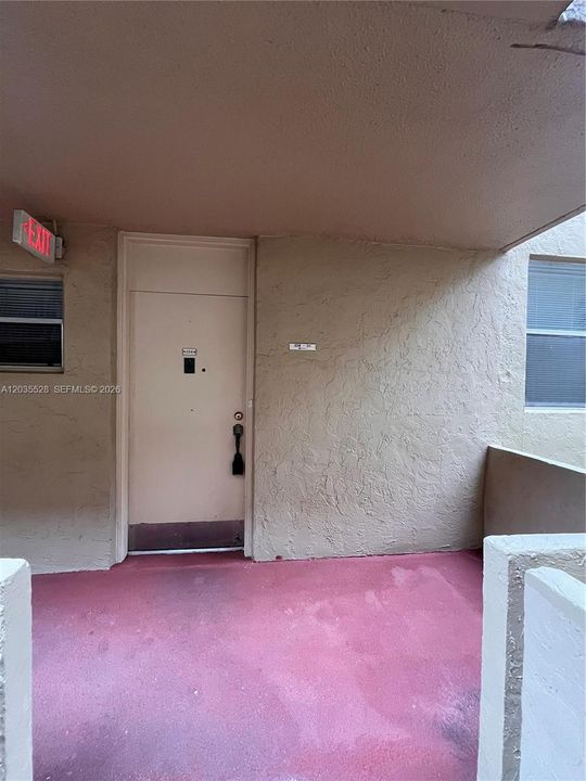Active With Contract: $1,950 (2 beds, 2 baths, 1260 Square Feet)