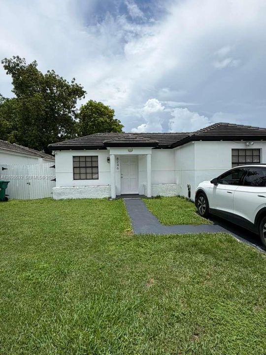 For Sale: $575,000 (4 beds, 2 baths, 1425 Square Feet)